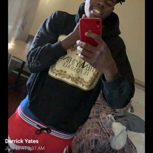 Meet your Posher, Derrick